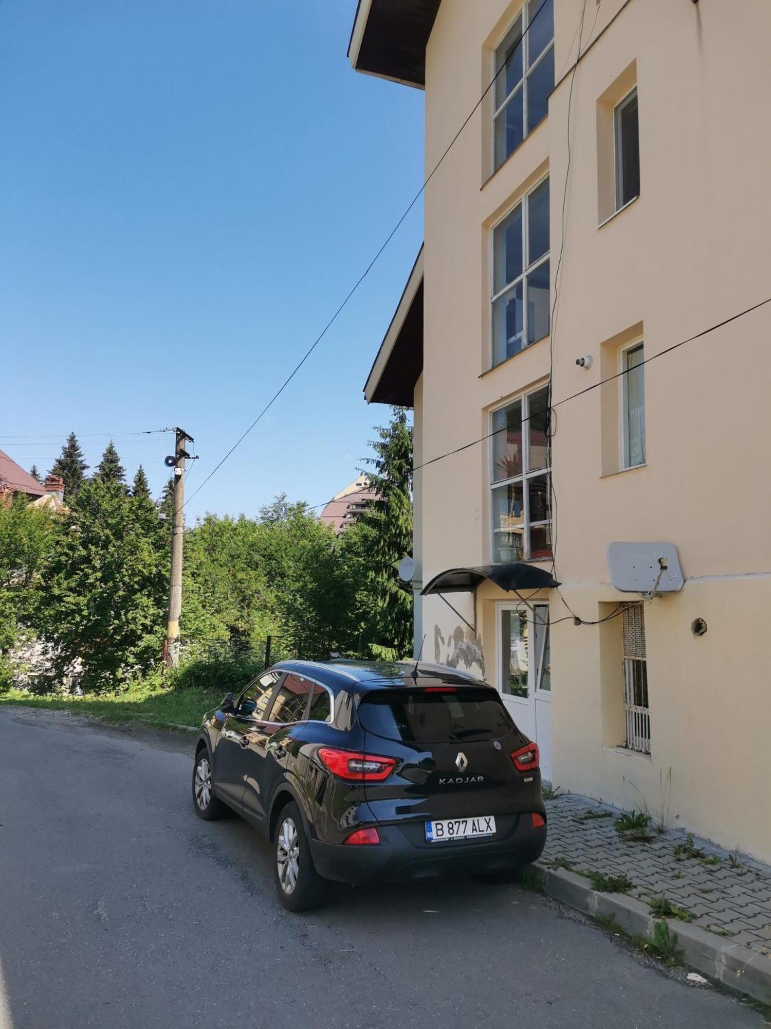 Cosy 2 Rooms Apartment With A View Near The Forest Predeal Exterior photo